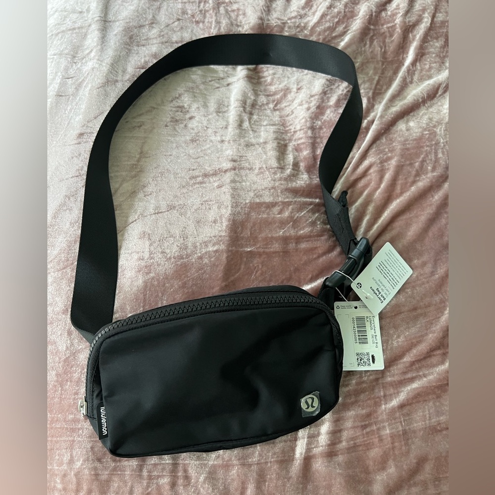 Lulu Lemon Everywhere Belt Bag NWT